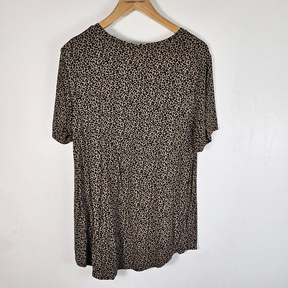 Old Navy Luxe Women T-shirt Classic Tee Top Sz L Leopard Animal Print Large - Picture 1 of 3